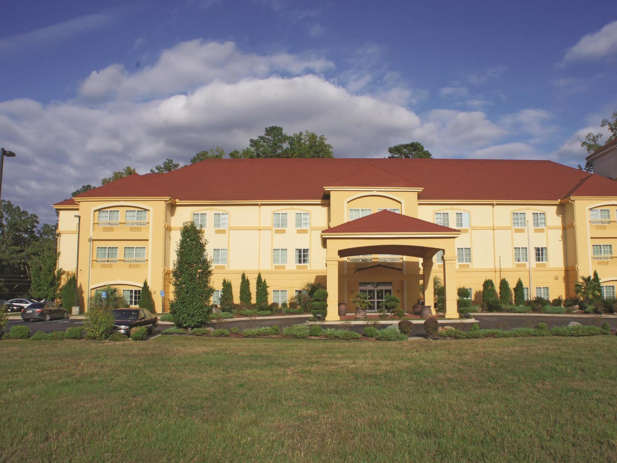 La Quinta Inn & Suites Fultondale Exterior foto
