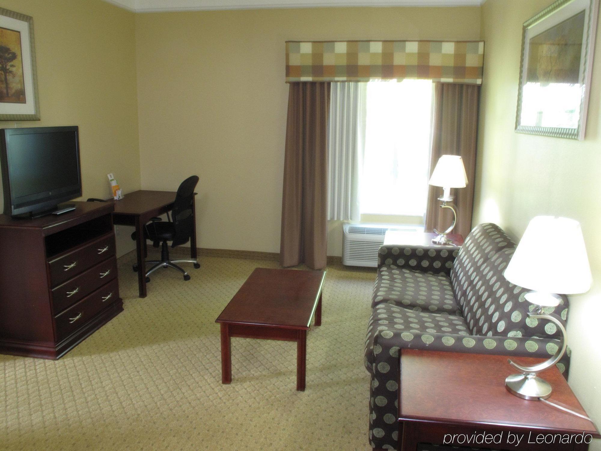 La Quinta Inn & Suites Fultondale Zimmer foto